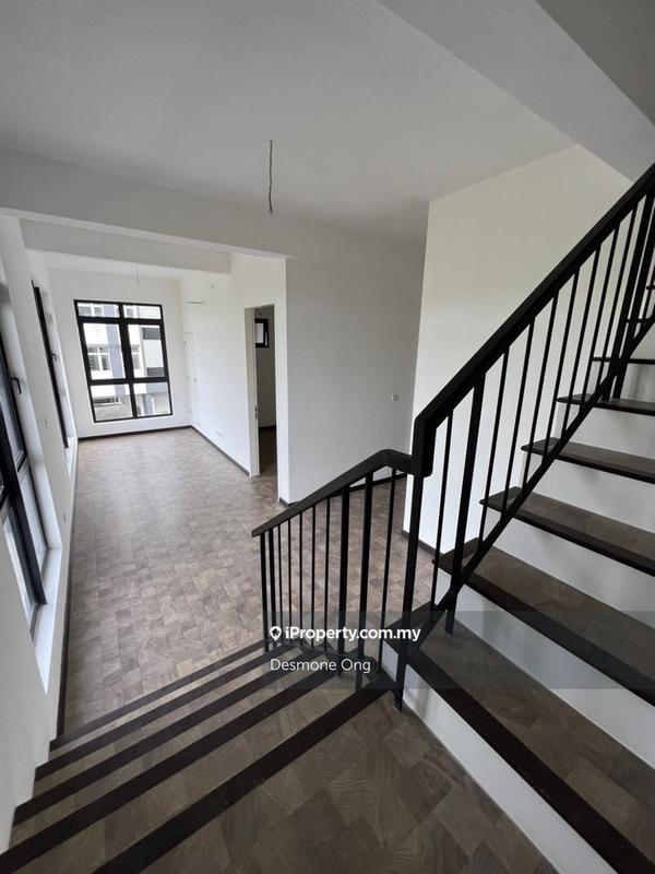 3.5-storey Terraced House for Sale in Taman Bukit Serdang, Seri Kembangan by Desmone Ong - iProperty.com.my