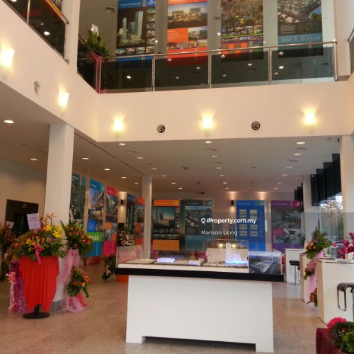 For Rent - Commercial Showroom For Rent