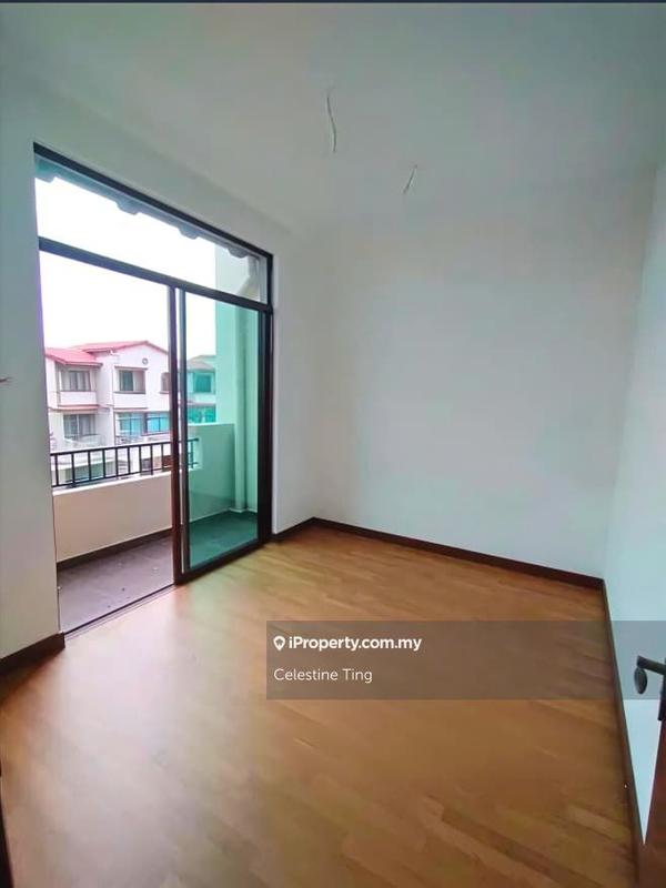 Rumah Berangkai 3 Tingkat untuk Dijual di Semenyih, Selangor oleh Celestine Ting - iProperty.com.my