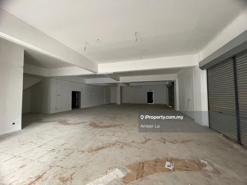 For Rent - 3 Storey Corner Shop