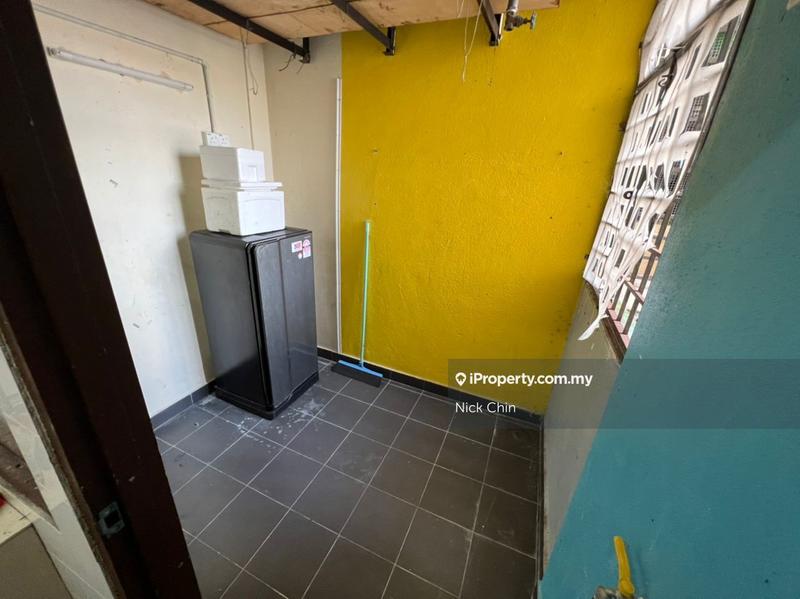 Rumah Pangsa untuk Dijual di Puchong Utama Court 1 oleh Nick Chin - iProperty.com.my