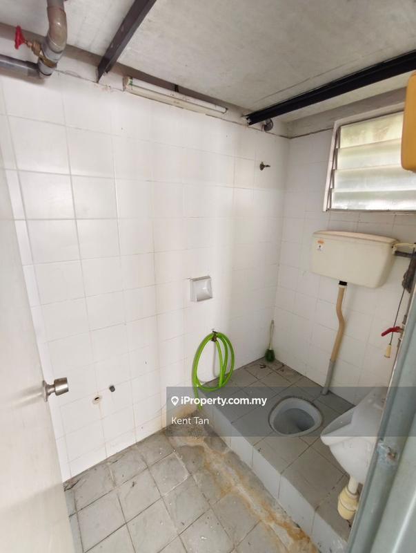 Shop-Office for Rent in Taman Pinggiran Putra, Seri Kembangan by Kent Tan - iProperty.com.my