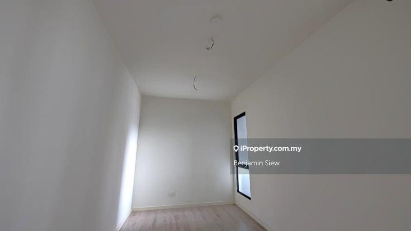 For Sale - Emerald 9