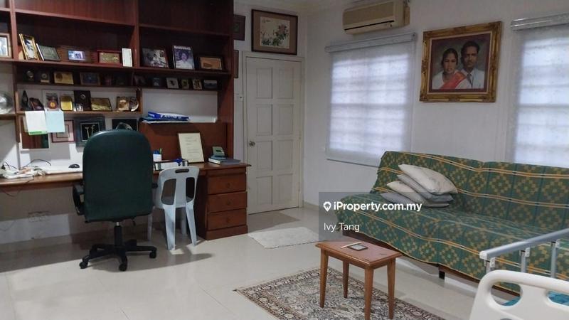 Bungalow House for Sale in Tmn Golf, Ipoh, Ipoh by Ivy Tang - iProperty.com.my