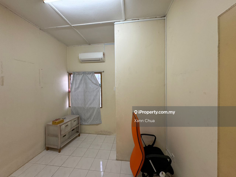 Rumah Teres 2-Tingkat untuk Dijual di Taman Pinggiran Putra, Seri Kembangan oleh Xann Chua - iProperty.com.my