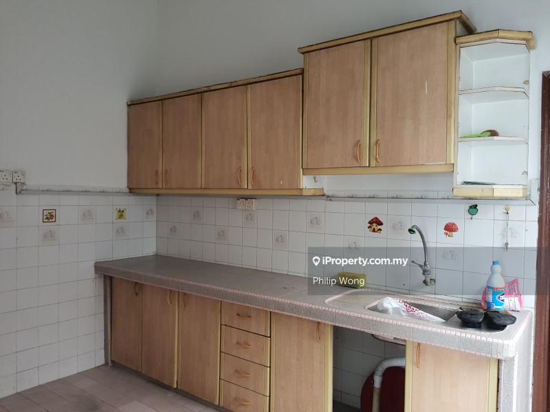 Pangsapuri untuk Dijual di Taman Serdang Raya Seksyen 3 Apartment oleh Philip Wong - iProperty.com.my