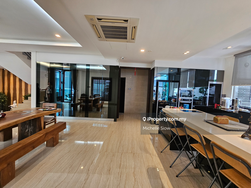 Rumah Berkembar untuk Dijual di Batu 9, Cheras oleh Michelle Siow - iProperty.com.my