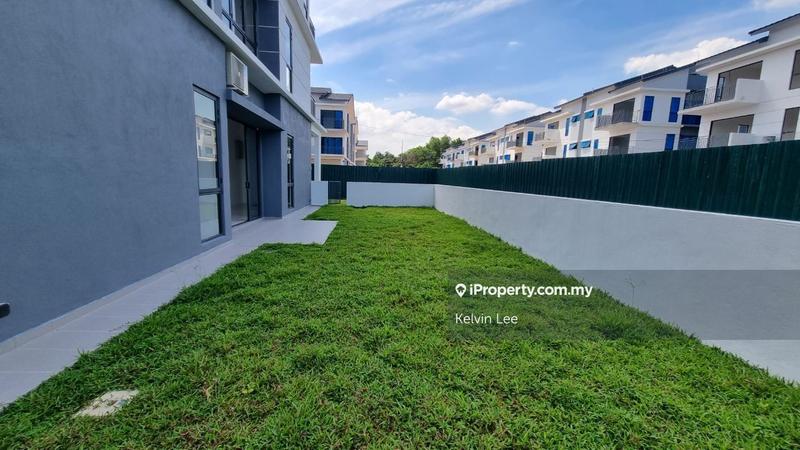 Rumah Berkembar untuk Dijual di Kwasa Damansara, Petaling Jaya oleh Kelvin Lee - iProperty.com.my