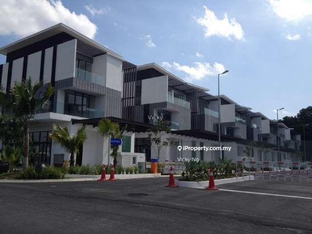 Banglo untuk Dijual di Perdana Lakeview East, Cyberjaya oleh Vicky Ng - iProperty.com.my