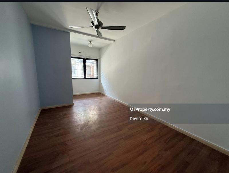 Rumah Berangkai 3 Tingkat untuk Dijual di Meadow Lakefields, Sg Besi, Sungai Besi oleh Kevin Tai - Interior - iProperty.com.my
