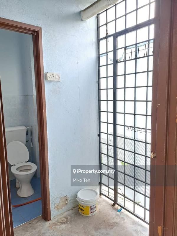 Semi-Detached House for Sale in Taman Pinggiran Putra, Seri Kembangan by Miko Teh - iProperty.com.my