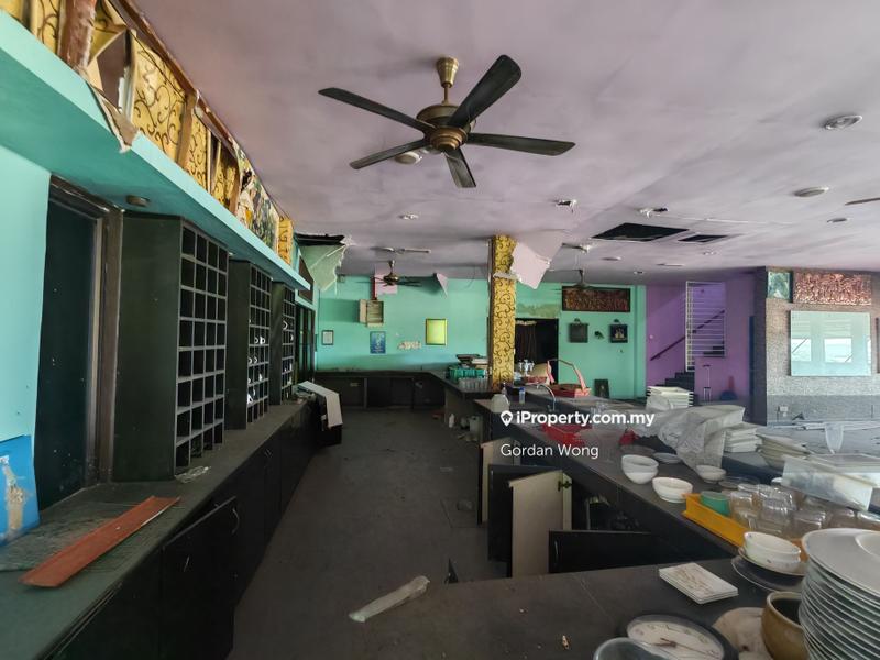 Bungalow House for Sale in Bandar Country Homes, Rawang by Gordan Wong - iProperty.com.my