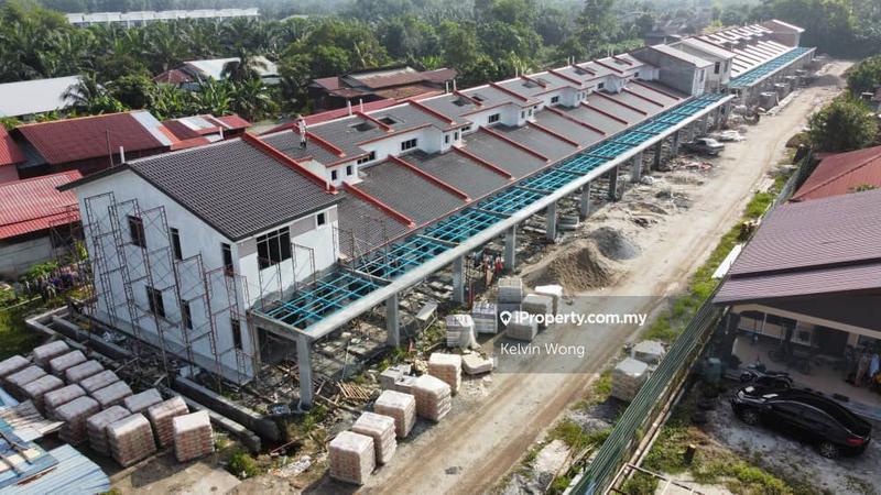 Rumah Berangkai 1.5 Tingkat untuk Dijual di Jalan Helang,Jalan Kebun, Telok Panglima Garang, Shah Alam oleh Kelvin Wong - iProperty.com.my