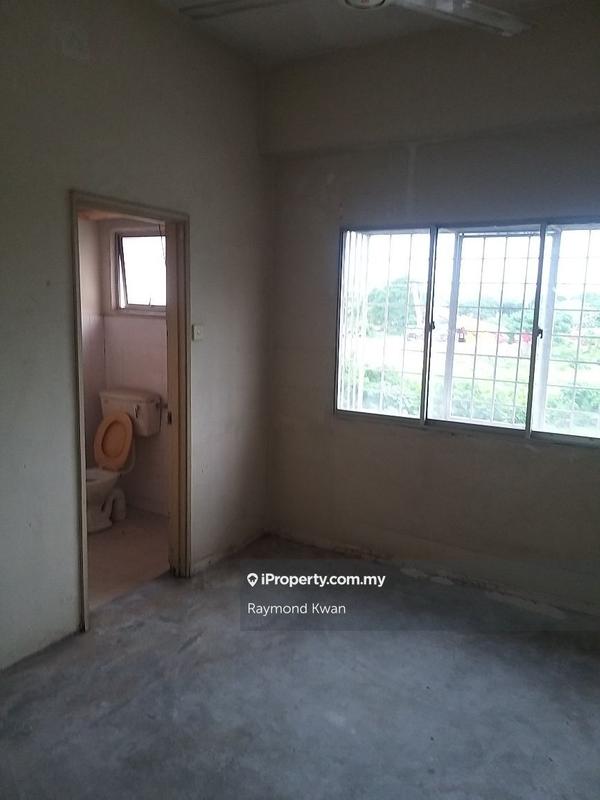 Rumah Flat untuk Dijual di Taman Sri Manja oleh Raymond Kwan - iProperty.com.my
