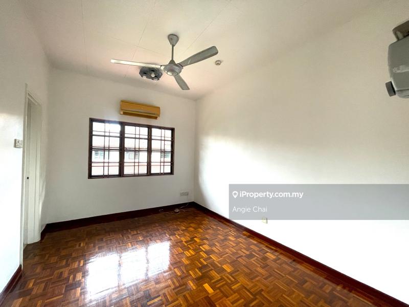 Townhouse for Sale in Sunway Damansara, Kota Damansara by Angie Chai - iProperty.com.my