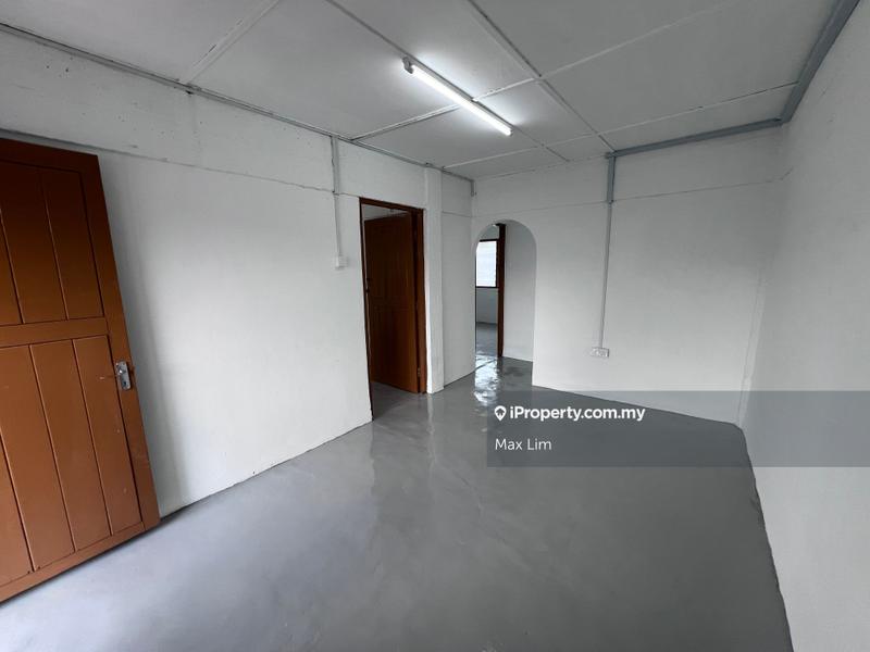 Flat for Sale in PKNS Flat Seksyen 16 by Max Lim - iProperty.com.my