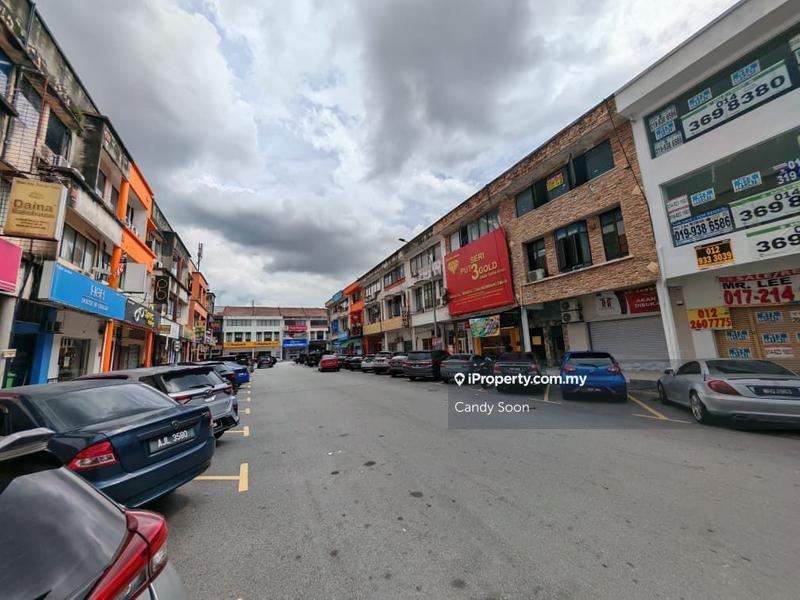 Kedai untuk Disewa di Sungai Long, Bandar Sungai Long oleh Candy Soon - iProperty.com.my