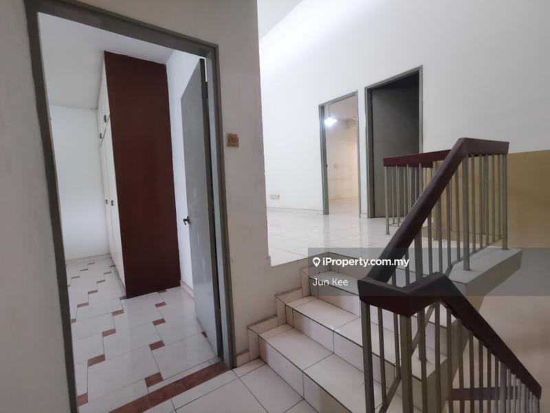Rumah Berangkai 2 Tingkat untuk Dijual di Taman Danau Desa, Taman Desa oleh Jun Kee - iProperty.com.my