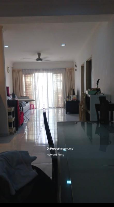 Pangsapuri untuk Dijual di Suria Court oleh Howard Fong - Living Room - iProperty.com.my