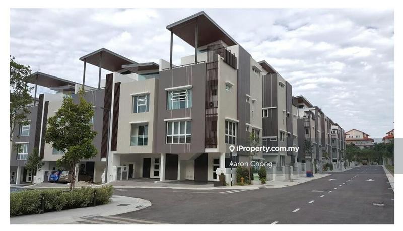 3-storey Terraced House untuk Dijual di Batu 9, Cheras oleh Aaron Chong - iProperty.com.my
