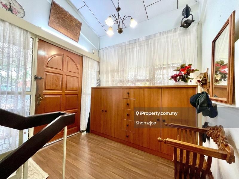 Bungalow House untuk Dijual di Seksyen 16, Petaling Jaya oleh Shamzjoe - Entrance - iProperty.com.my
