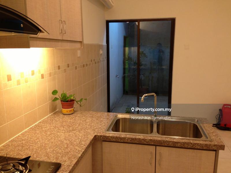 Townhouse for Sale in Kayu Ara, Selangor by Norashikin Jamaludin - iProperty.com.my