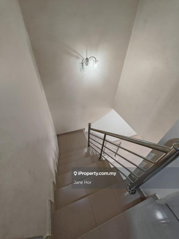 Rumah Teres 2-Tingkat untuk Dijual di Taman Lestari Putra, Seri Kembangan oleh Jane Hor - iProperty.com.my