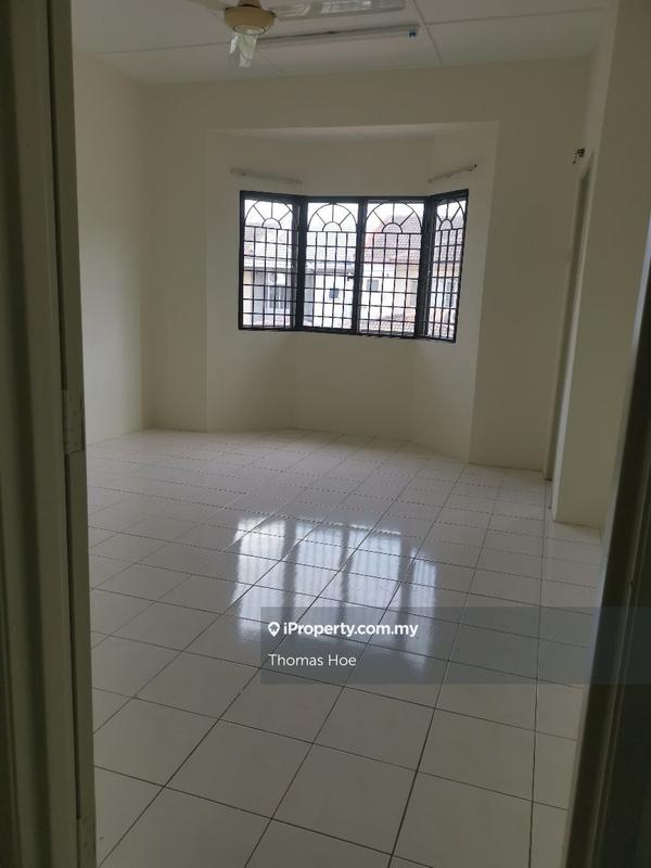 Rumah Berangkai 2 Tingkat untuk Dijual di Kota Perdana, Seri Kembangan oleh Thomas Hoe - iProperty.com.my