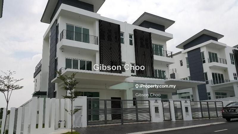 Rumah Berkembar untuk Dijual di Suria Residence oleh Gibson Choo - iProperty.com.my
