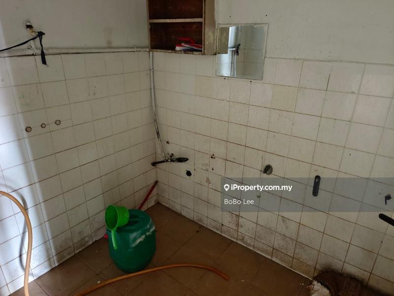 Rumah Berangkai 2 Tingkat untuk Dijual di Taman Overseas Union (Taman Oug), Jalan Klang Lama (Old Klang Road) oleh BoBo Lee - iProperty.com.my