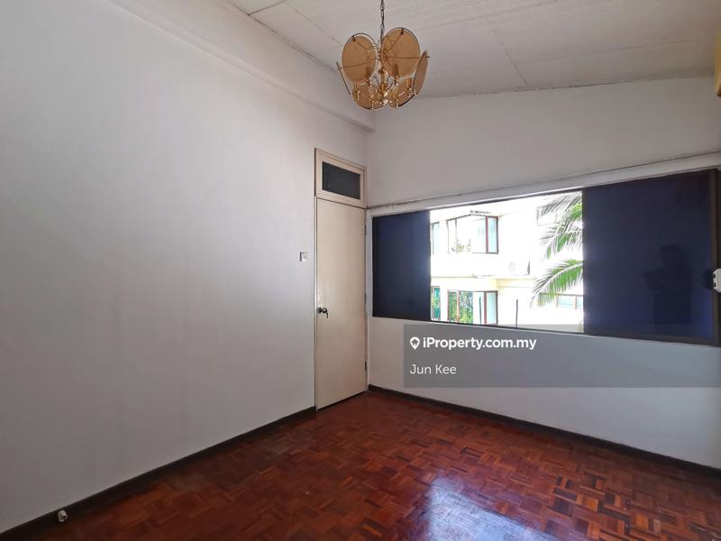 Banglo untuk Dijual di Taman Danau Desa, Taman Desa oleh Jun Kee - iProperty.com.my