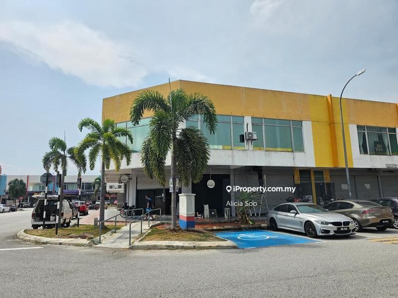 For Sale - Corner Shop Pusat Perdagangan Hillpark