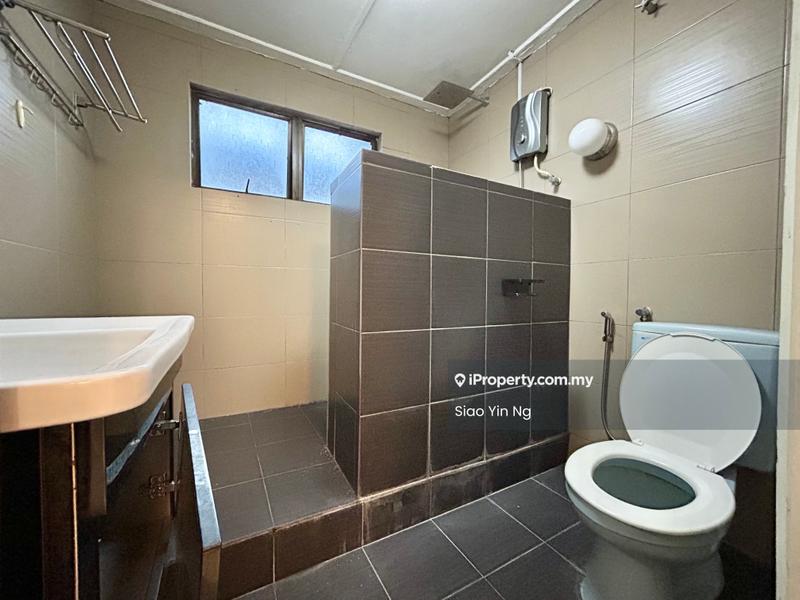 Kondominium untuk Disewa di Taman Desa Pesona oleh Wendy Ng - Bathroom - iProperty.com.my