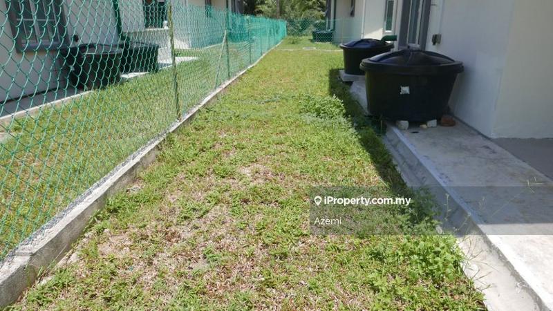 Bungalow House for Sale in Banting, Selangor by Azemi - iProperty.com.my