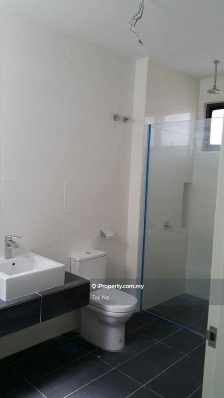 Rumah Berangkai 2 Tingkat untuk Dijual di Taman Putra Prima, Puchong oleh Toji Ng - iProperty.com.my