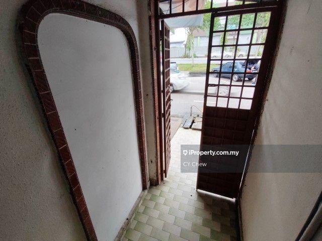 Shop / Office for Rent in Taman Ungku Tun Aminah, Skudai by CY Chew - iProperty.com.my