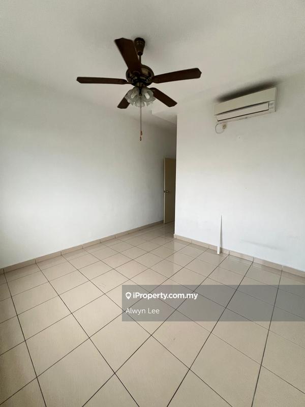 Condominium for Sale in Pearl Avenue by Alwyn Lee - iProperty.com.my