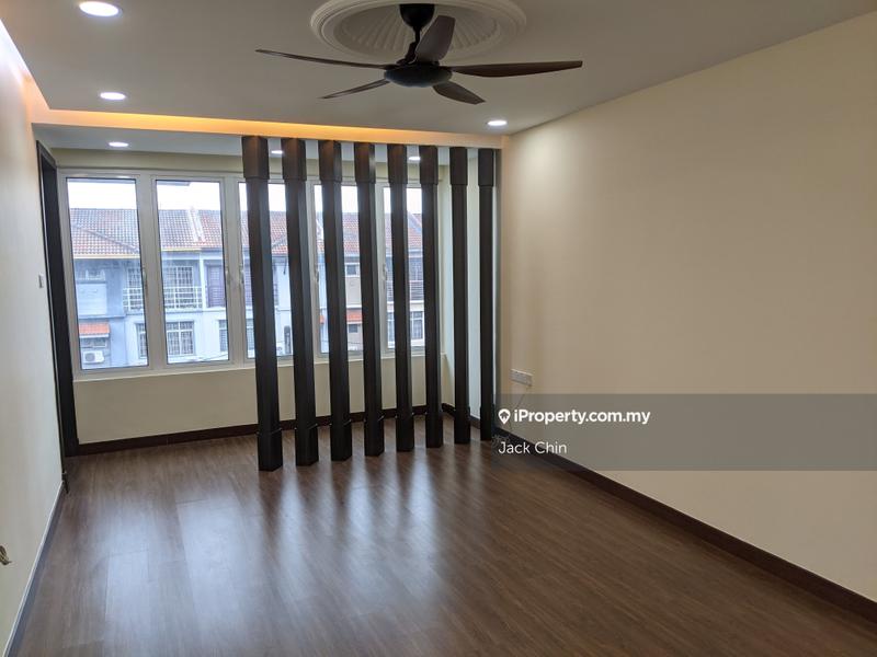 3-storey Terraced House for Sale in Taman Bukit Serdang, Seri Kembangan by Jack Chin - iProperty.com.my