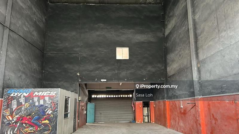For Sale - 1.5 Storey Corner Lot Factory Fully Extended with Cf, 50x80 For Sale