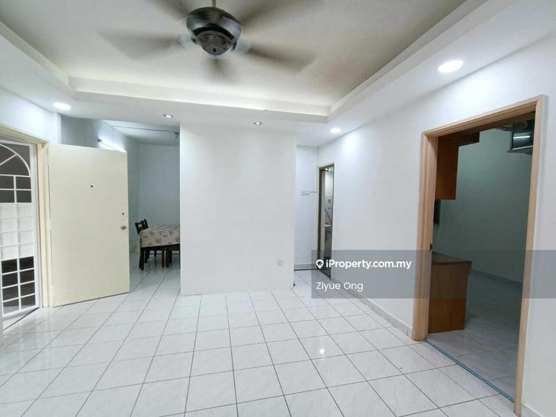 Pangsapuri untuk Dijual di Sri Cempaka (Puchong Jaya) oleh Ziyue Ong - Living Room - iProperty.com.my