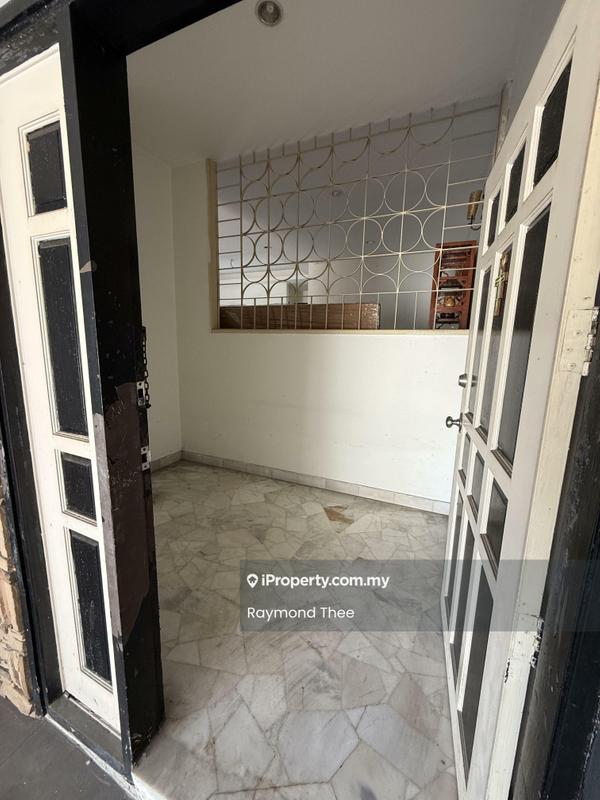 Rumah Berkembar untuk Dijual di Taman Tun Dr Ismail, Kuala Lumpur oleh Raymond Thee - Entrance - iProperty.com.my