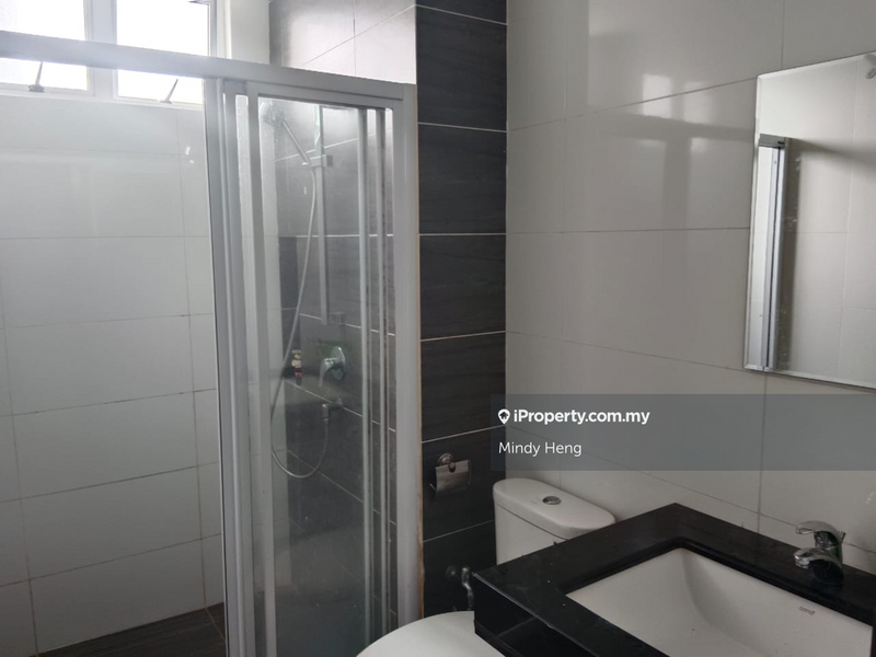 Kediaman Servis untuk Dijual di Molek Pulai oleh Mindy Heng - iProperty.com.my