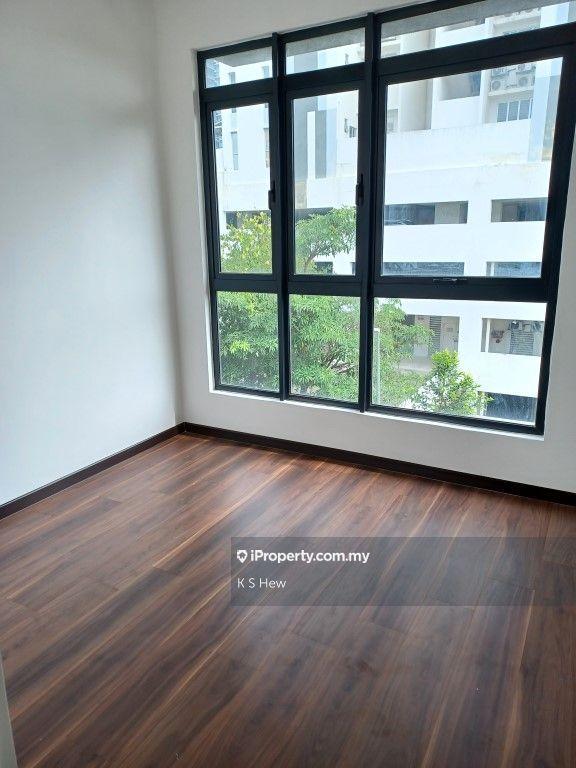 Rumah Teres 4-Tingkat untuk Dijual di Seri Kembangan, Selangor oleh K S Hew - iProperty.com.my