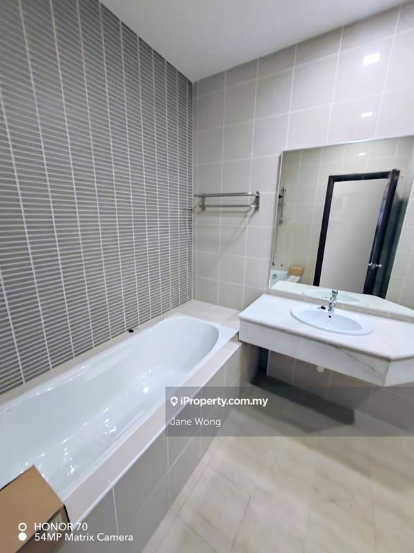 Condominium for Sale in Nadia Parkfront by Jane Wong - Master Bathroom - iProperty.com.my