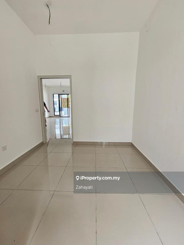 Rumah Berangkai 2 Tingkat untuk Dijual di Elmina East, Intermediate Ilham Residences 2, Shah Alam oleh Zahayati - iProperty.com.my