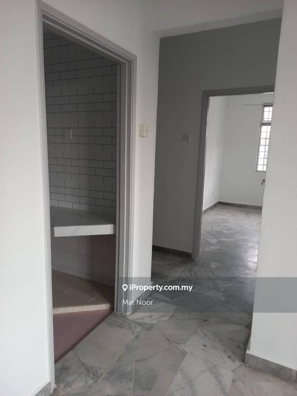 Pangsapuri untuk Dijual di Ilham Apartment oleh Mat Noor - iProperty.com.my