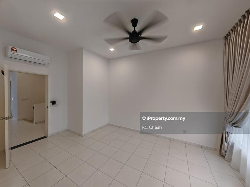 Rumah Berangkai 2 Tingkat untuk Disewa di AVENHAM GARDEN, Eco Grandeur, Puncak Alam oleh KC Cheah - Nice master room greenery view - iProperty.com.my