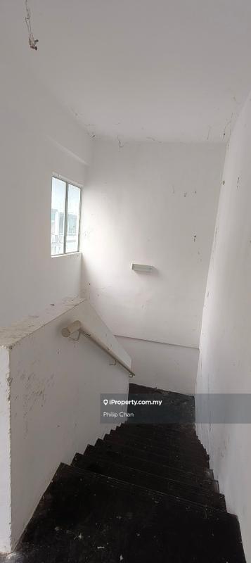 Kedai untuk Disewa di Taman Saujana Puchong, Seri Kembangan oleh Philip Chan - iProperty.com.my