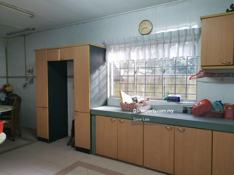 Bungalow House for Sale in Saujana Akasia, Sungai Buloh by Siew Lee - iProperty.com.my