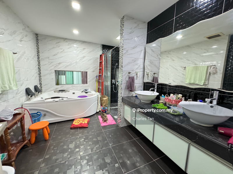 Rumah Berkembar untuk Dijual di Bandar Kinrara Seksyen 5, Bandar Kinrara oleh Charles Tan - iProperty.com.my